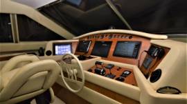 2006 Ferretti Yachts 830